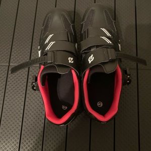Gently used Peloton riding shoes. Women’s Size 43